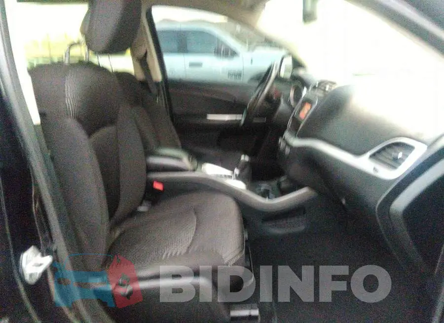 3C4PDCAB5FT591832 Photo# 5