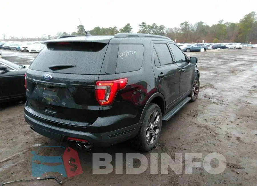 1FM5K8GT0JGB50127 Photo# 4