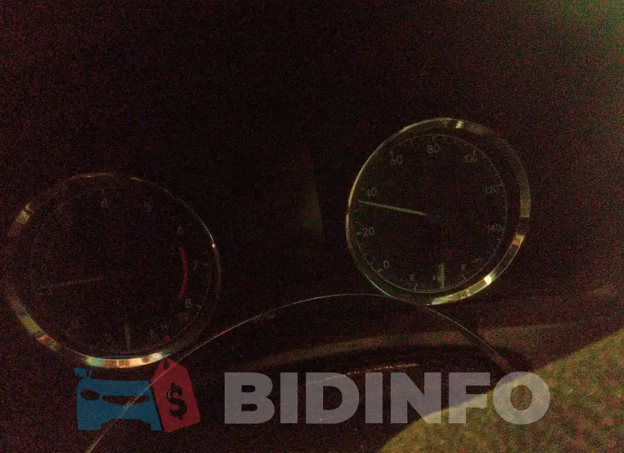 2T1BURHE5HC818228 Photo# 7