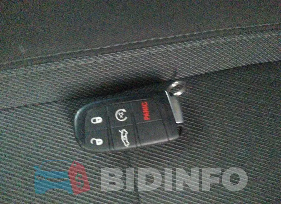 2C3CDXHG2FH866772 Photo# 11