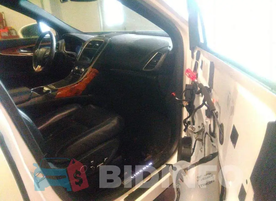 2LMPJ8LP5HBL52973 Photo# 5
