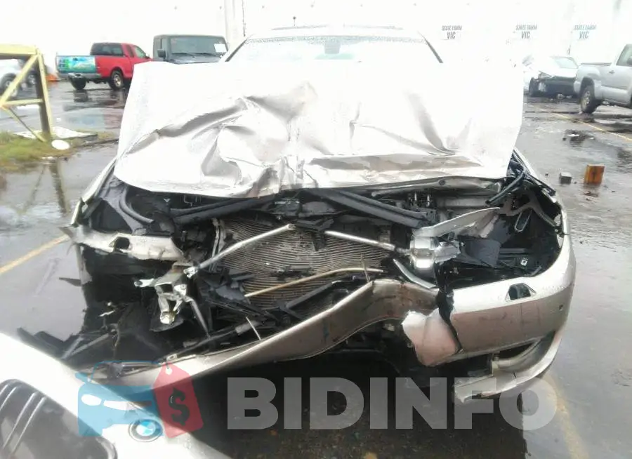WBAFR7C58DC826211 Photo# 6