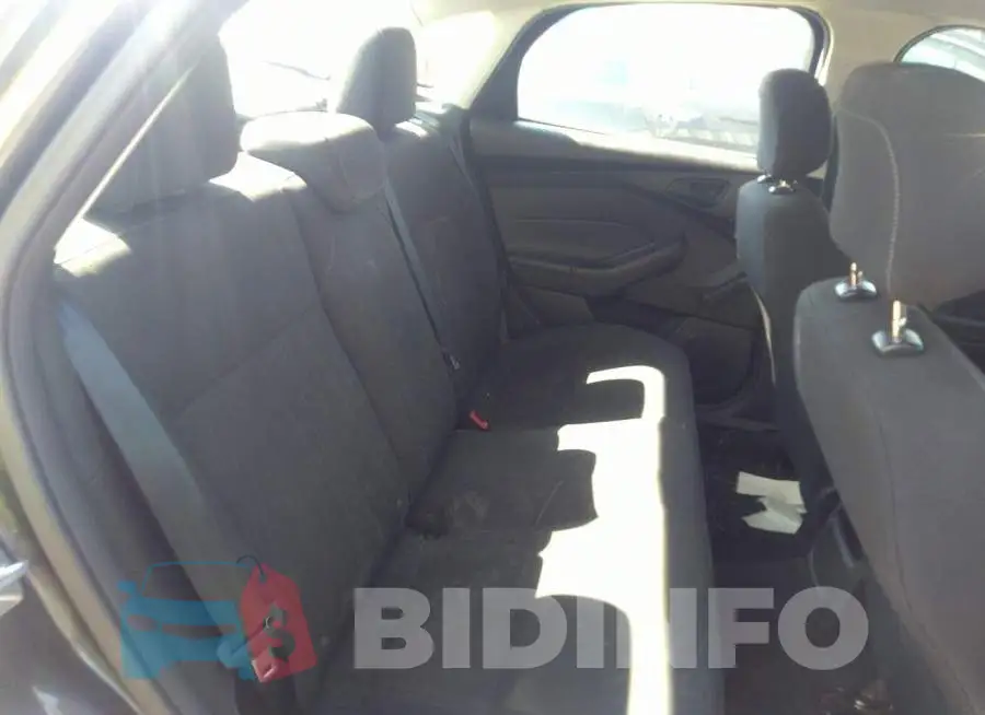1FADP3E22GL293584 Photo# 8