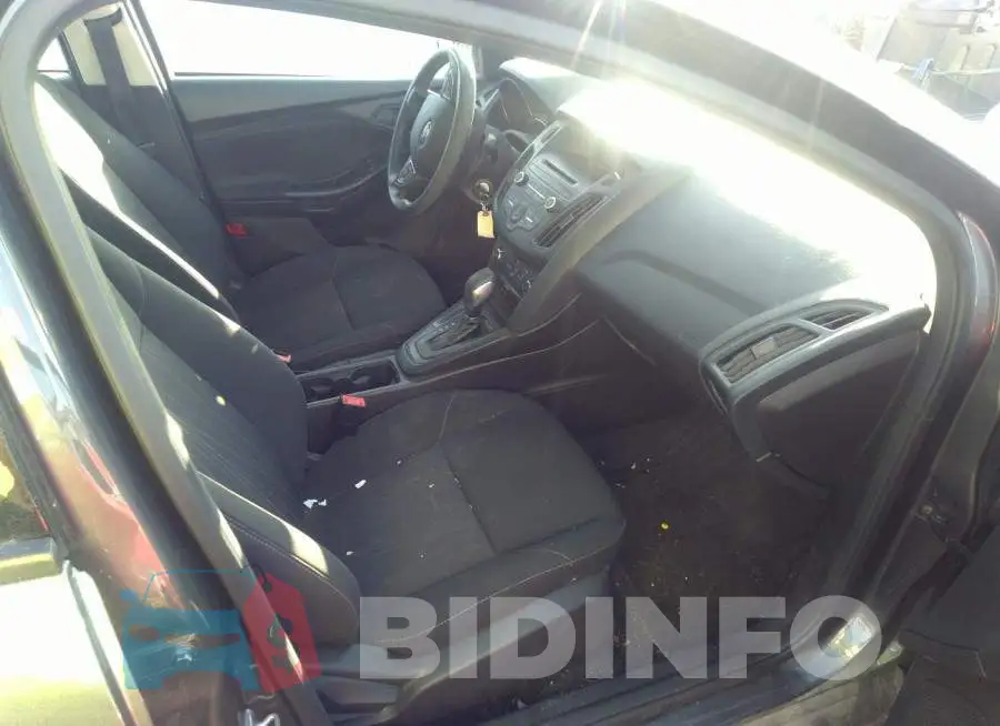 1FADP3E26GL237552 Photo# 5