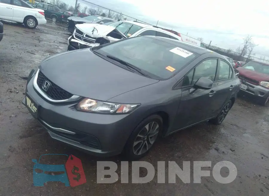 19XFB2F82DE000897 Photo# 2