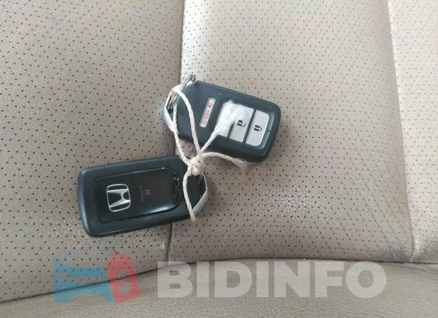 1HGCR2F83FA053873 Photo# 11