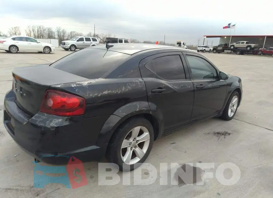 1C3CDZAB6DN753549 Photo# 4