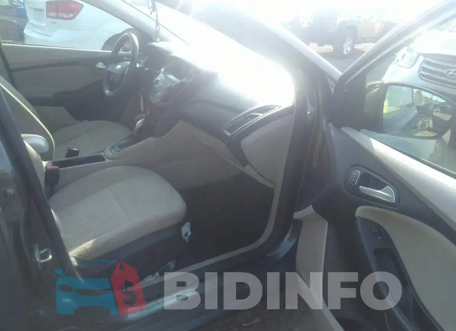 1FADP3F26JL324793 Photo# 5