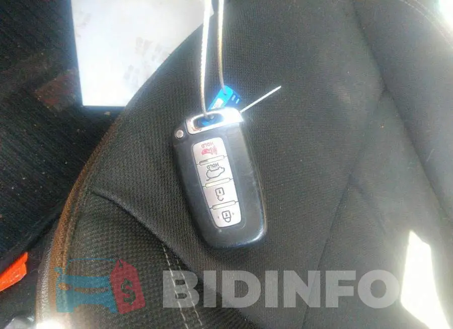KMHTC6AD2DU130266 Photo# 11