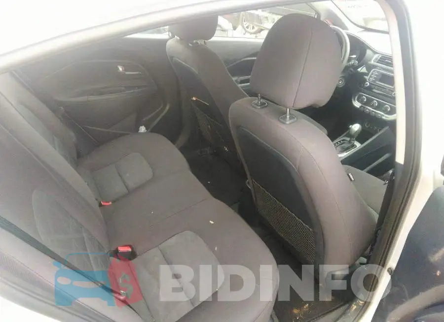 KNADM4A36G6604937 Photo# 8
