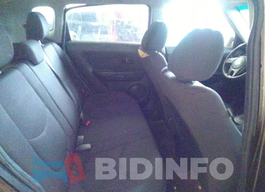 KNDJT2A52D7518979 Photo# 8
