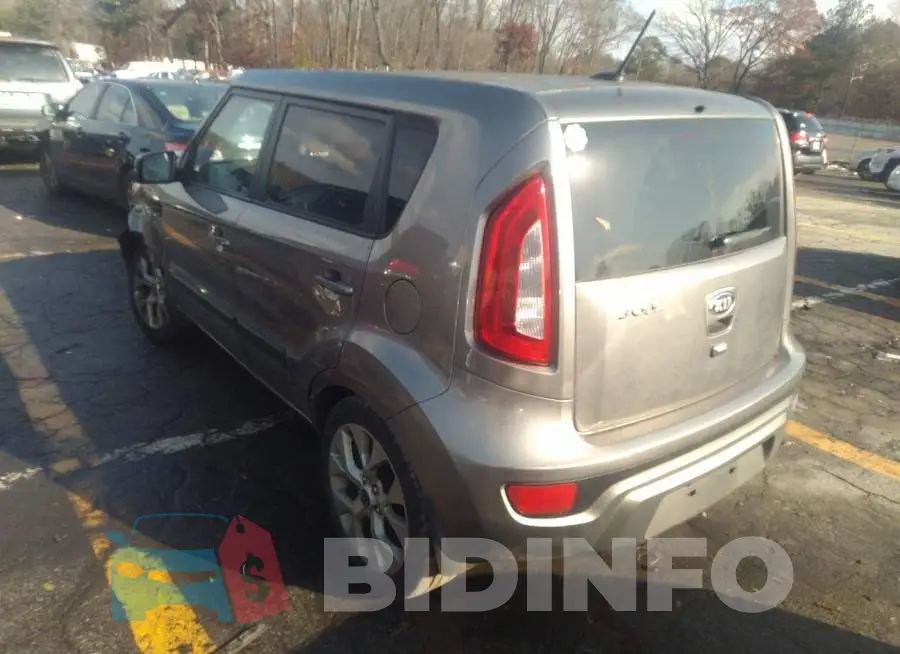 KNDJT2A63D7611437 Photo# 3