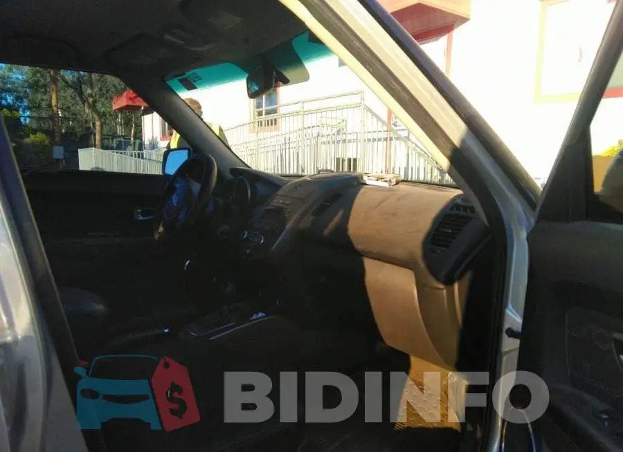 KNDJT2A63D7760351 Photo# 5
