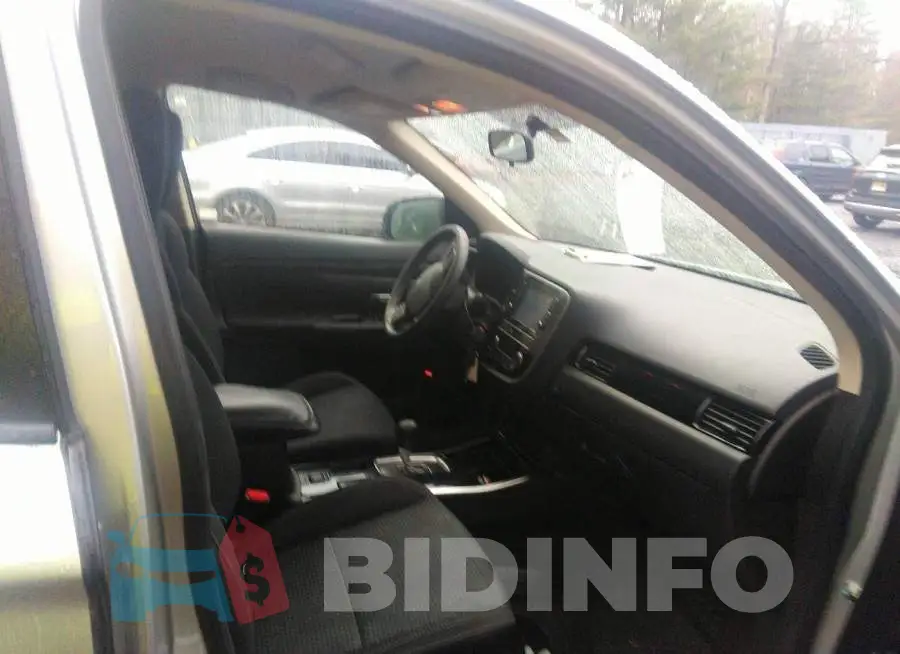 JA4AD2A33KZ016795 Photo# 5