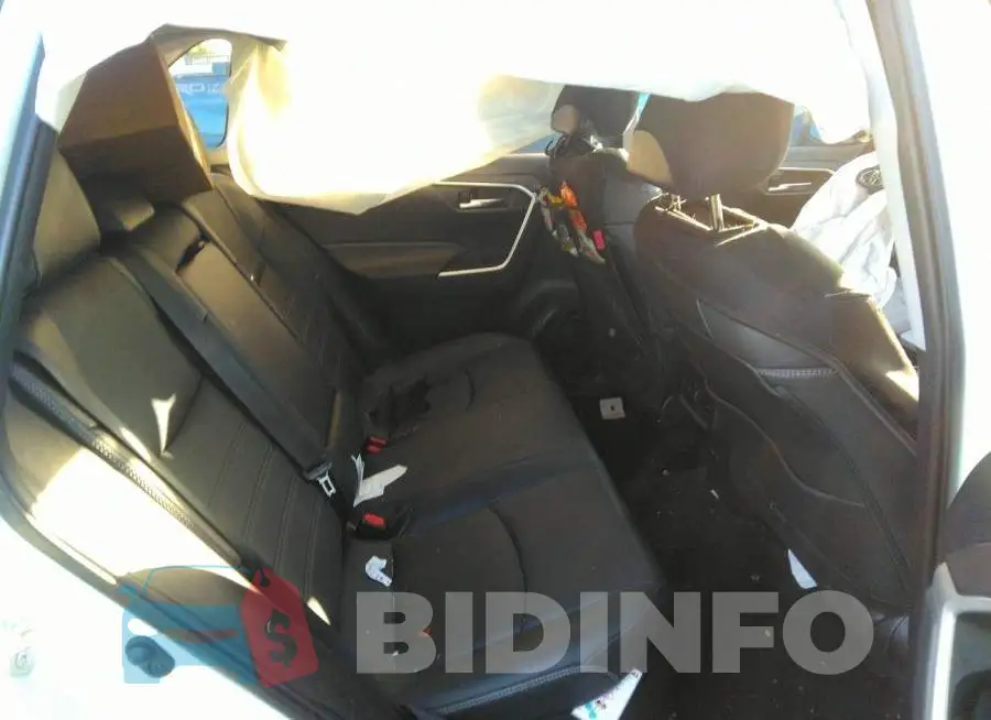 4T3B6RFV2MU048583 Photo# 8