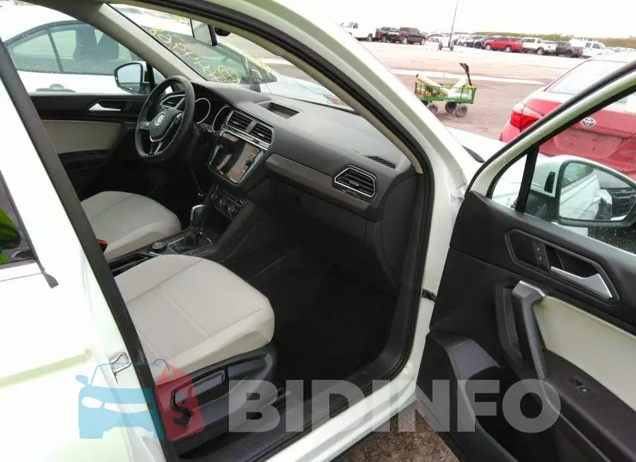 3VV2B7AX6MM143126 Photo# 5