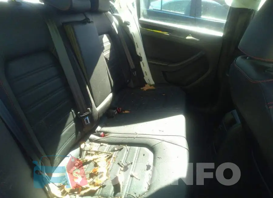 3VW5T7AJ8HM205004 Photo# 8