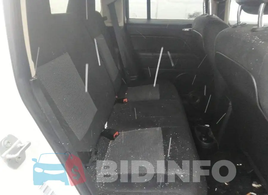 1C4NJPBB4FD219345 Photo# 8