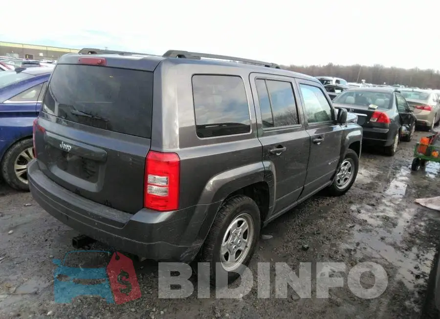 1C4NJPBB9GD776981 Photo# 4