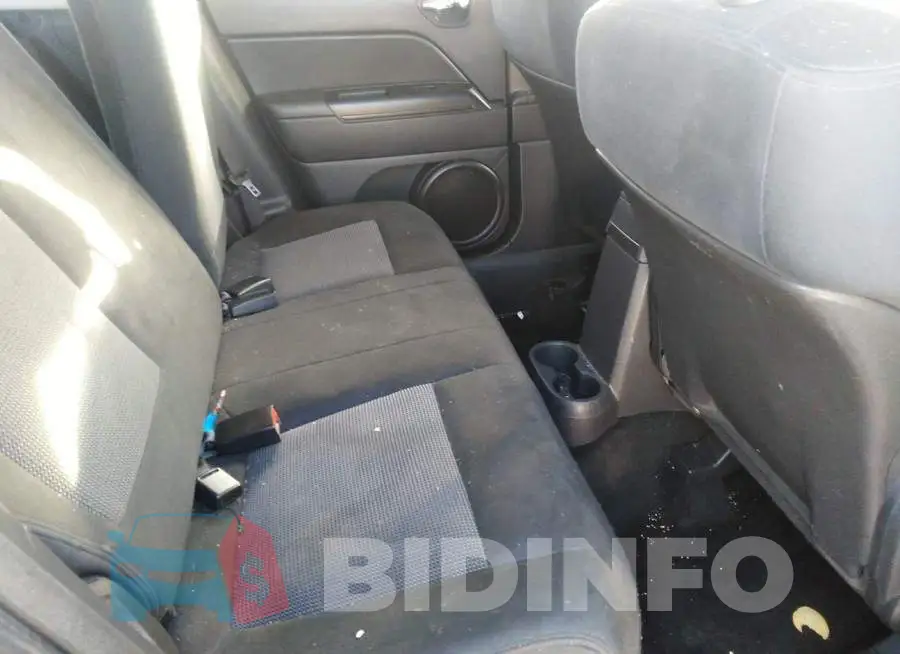 1C4NJPFB0DD125518 Photo# 8