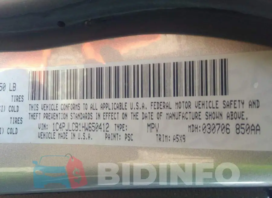 1C4PJLCB1HW650412 Photo# 9