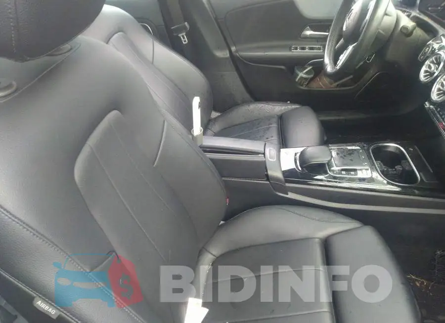 WDD3G4FB8KW006949 Photo# 5