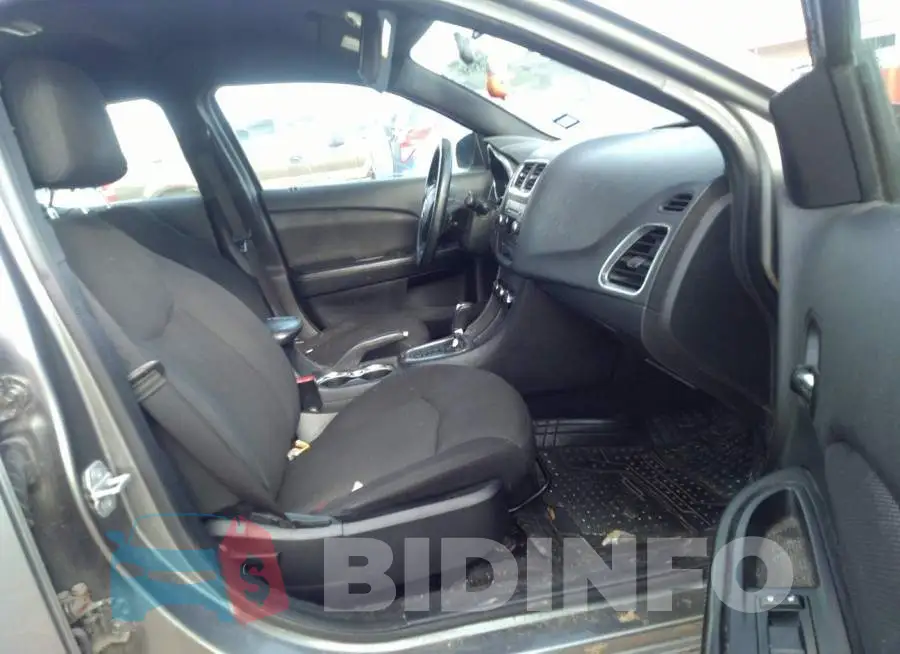 1C3CDZAB2DN680793 Photo# 5