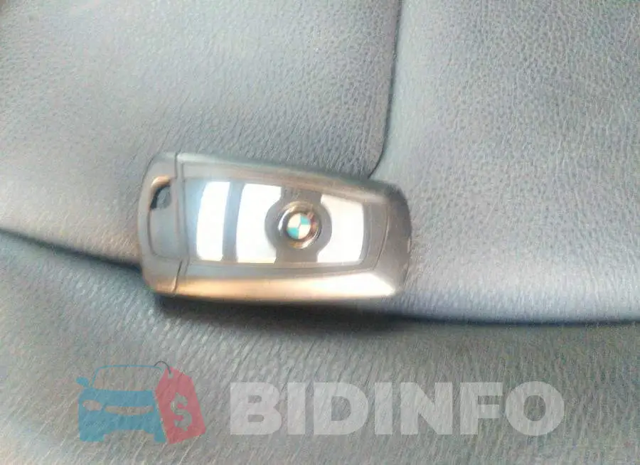 WBA8E5G57HNU41767 Photo# 11