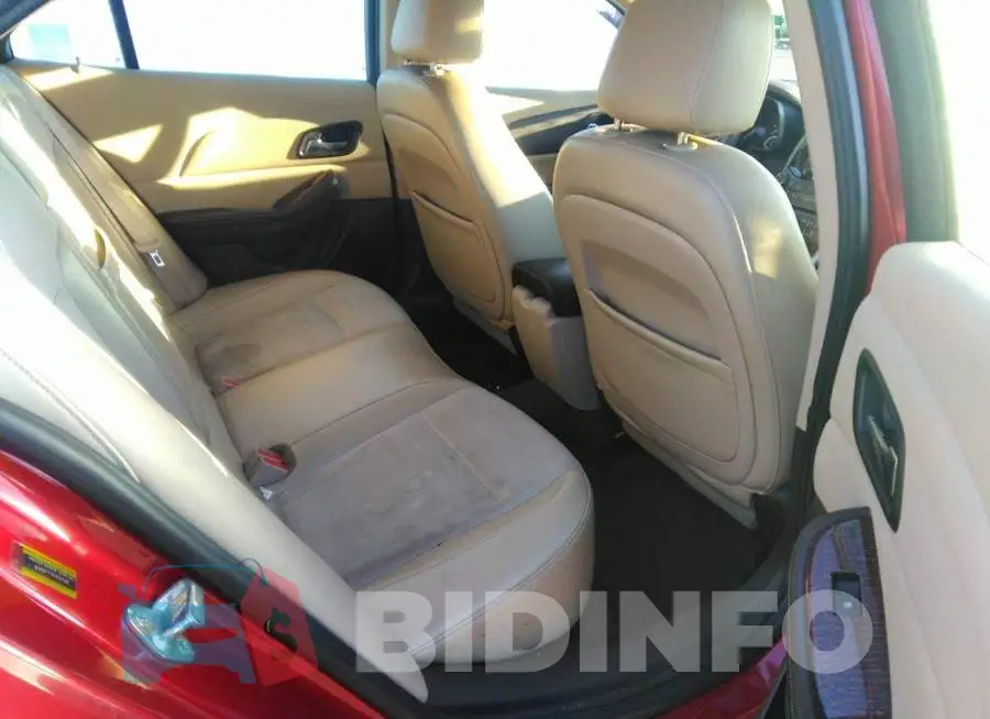 1G11D5RRXDF100657 Photo# 8