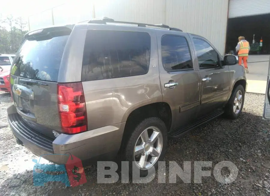 1GNSCBE02DR274071 Photo# 4
