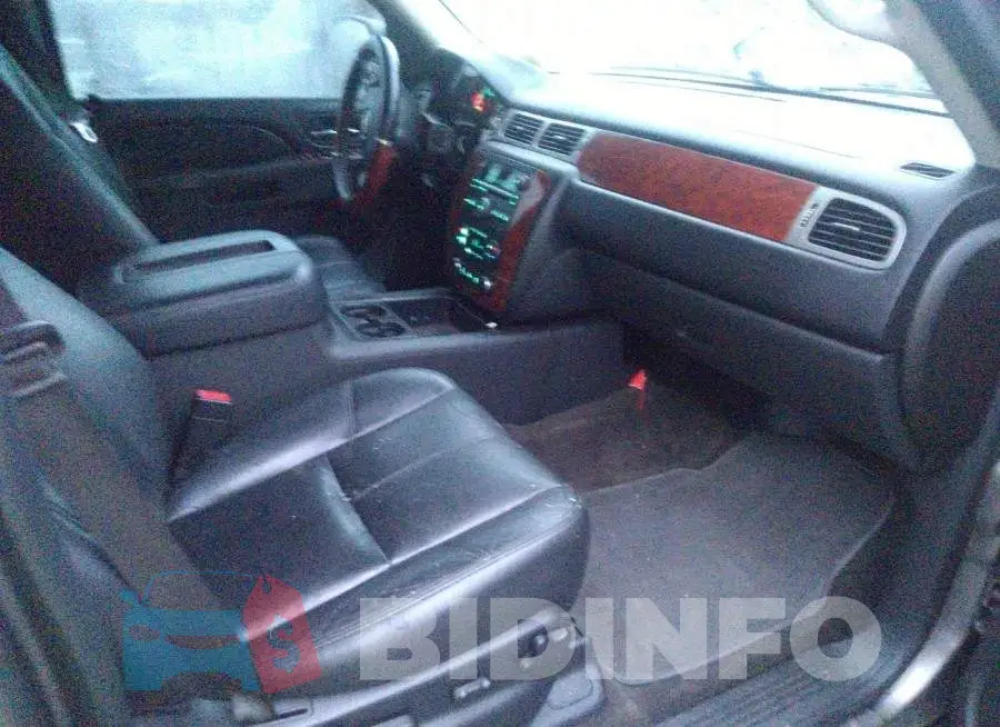 1GNSKBE04DR308773 Photo# 5