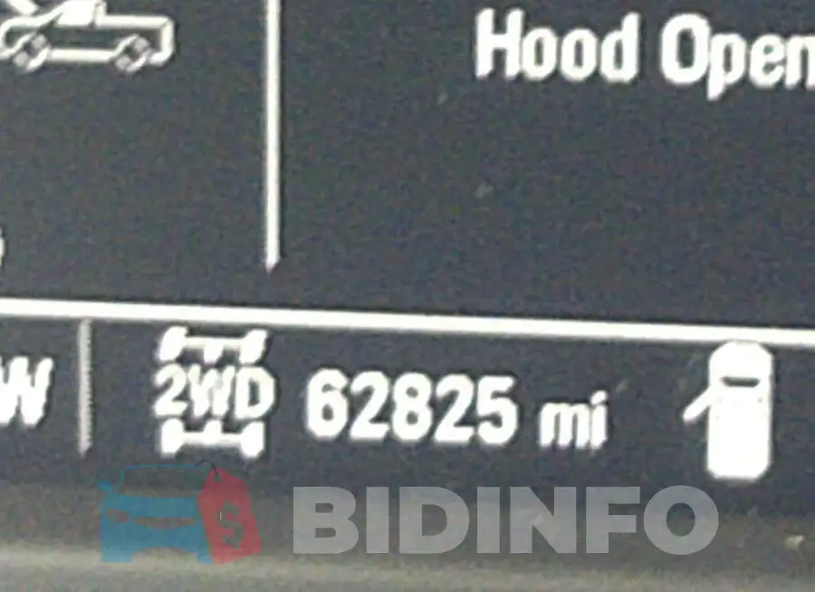 3GCPYBEH1KG303613 Photo# 7
