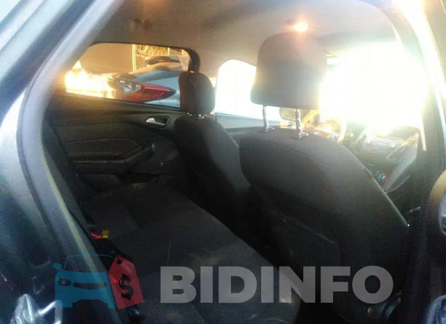1FADP3F24GL346414 Photo# 8