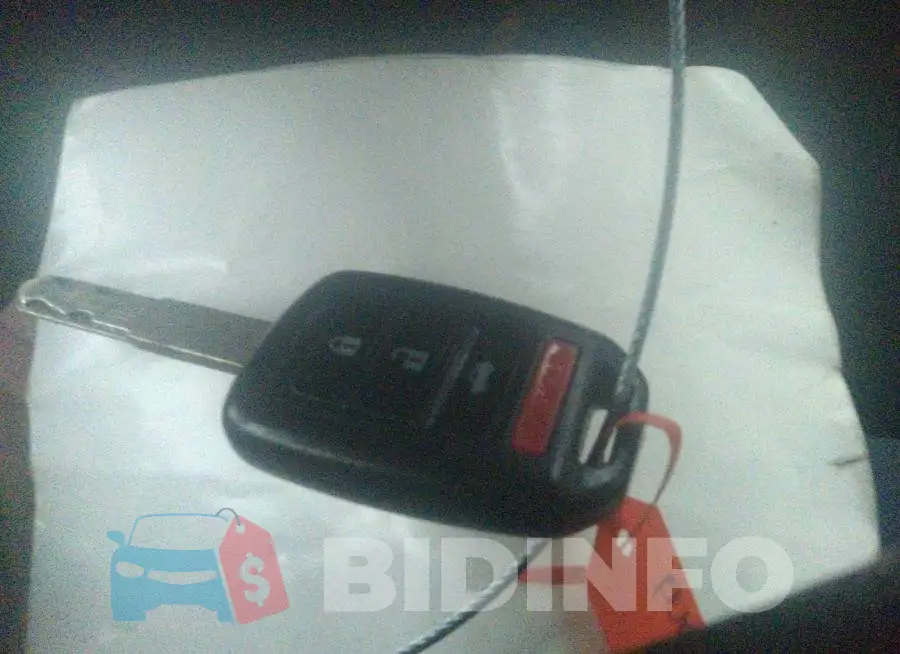 1HGCR2F32FA155184 Photo# 11