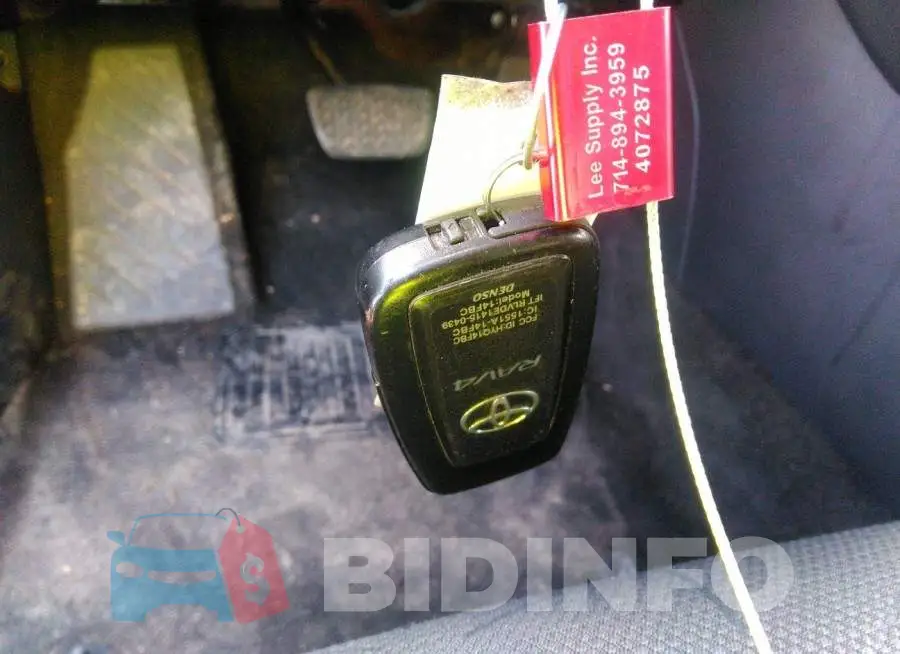 2T3P1RFV6MC190845 Photo# 11