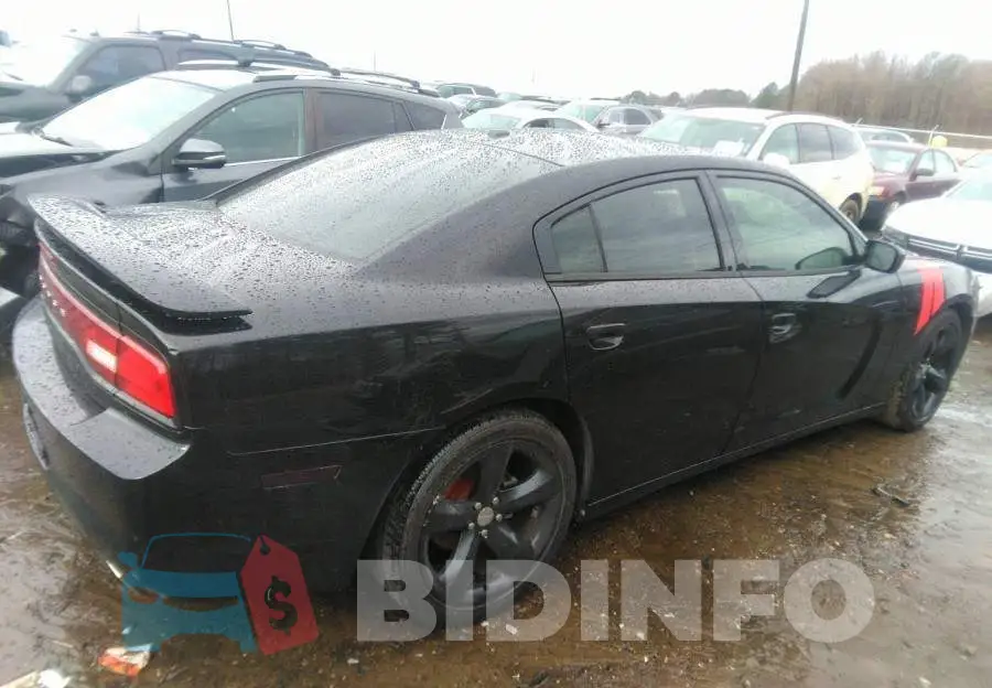2C3CDXHG8DH535496 Photo# 4