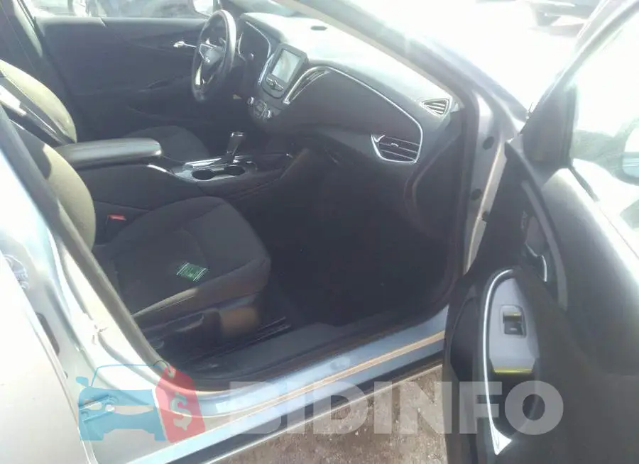 1G1ZD5ST2JF204743 Photo# 5