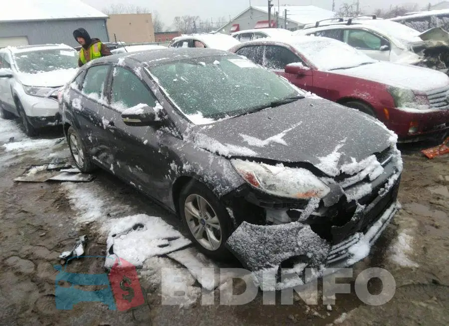 1FADP3F27EL388878 Photo# 1