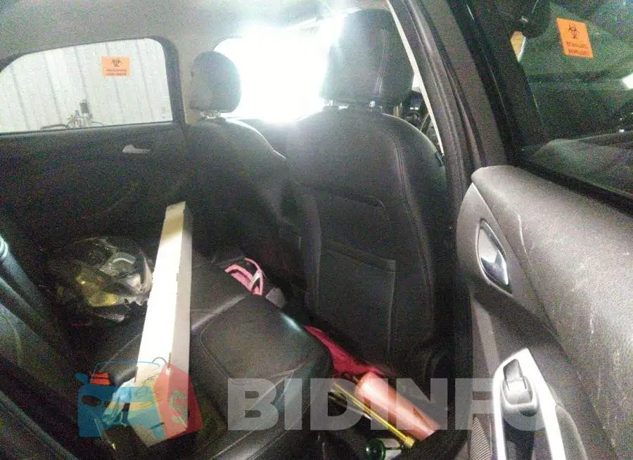 1FADP3F27GL259655 Photo# 8