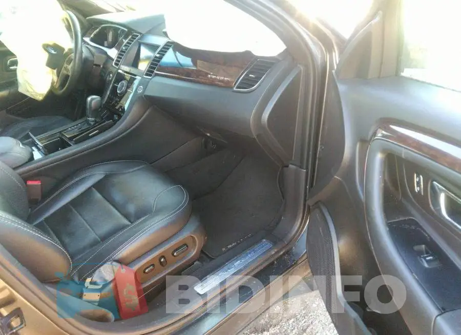 1FAHP2F8XKG111162 Photo# 5