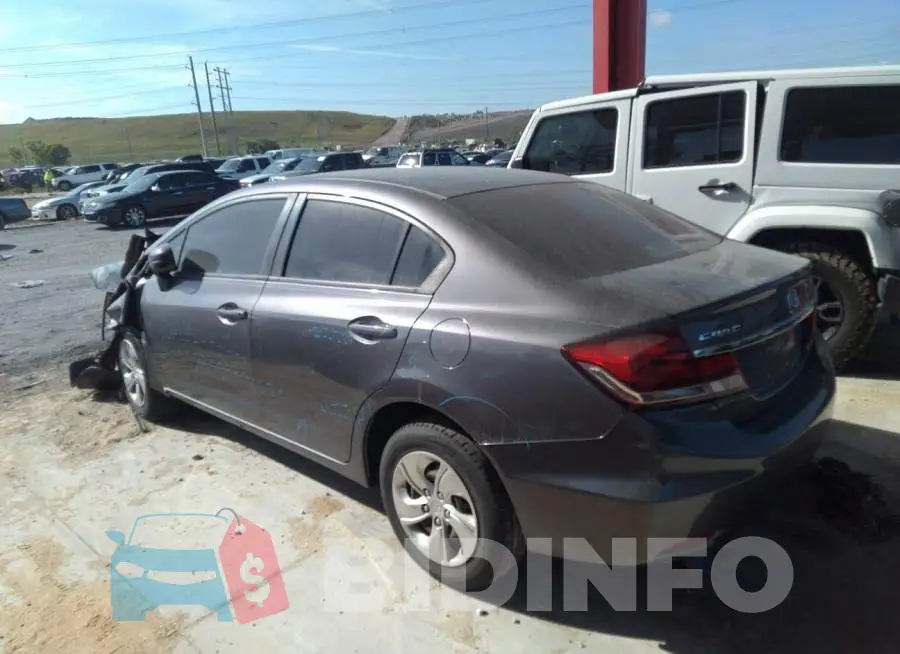 19XFB2F57FE108537 Photo# 3