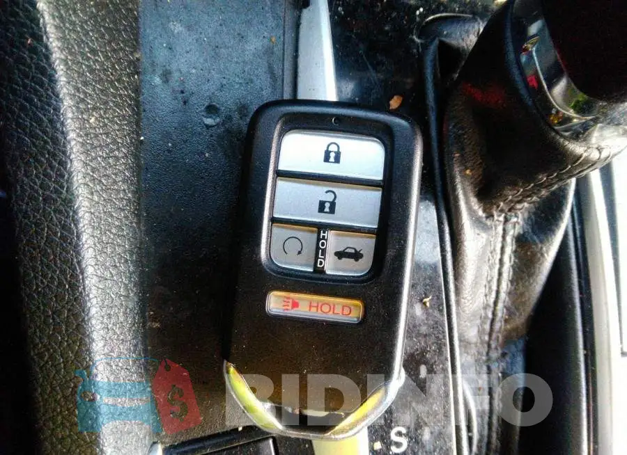 19XFC2F72GE211820 Photo# 11