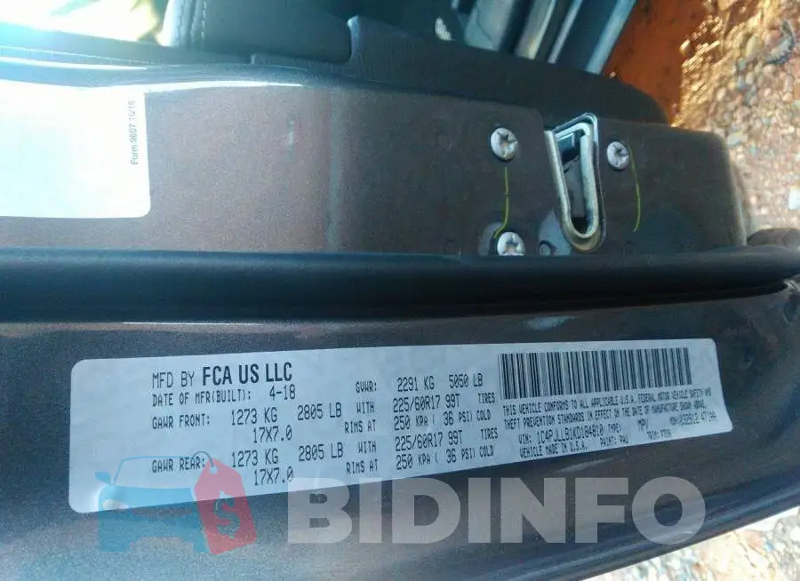 1C4PJLLB1KD184810 Photo# 9