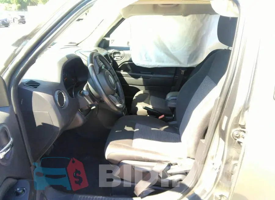 1C4NJPFB0DD166408 Photo# 5