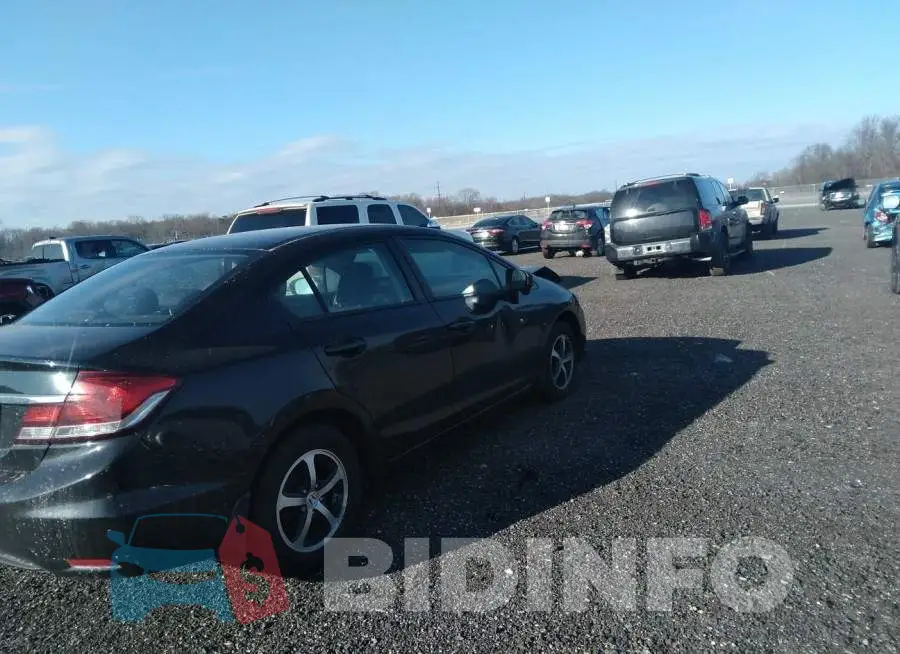 19XFB2F75FE247227 Photo# 3
