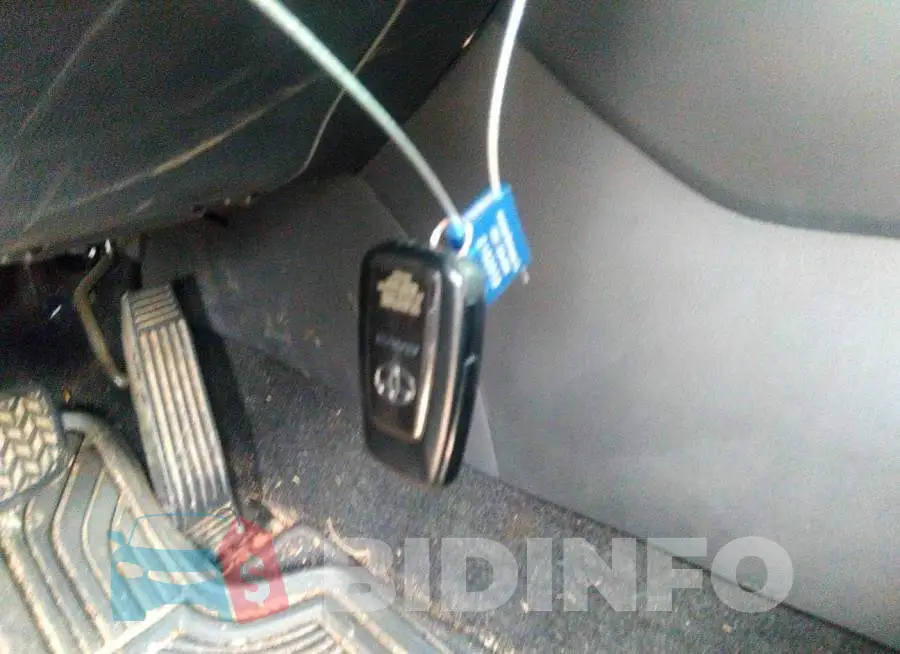2T3Y1RFV6KW025698 Photo# 11