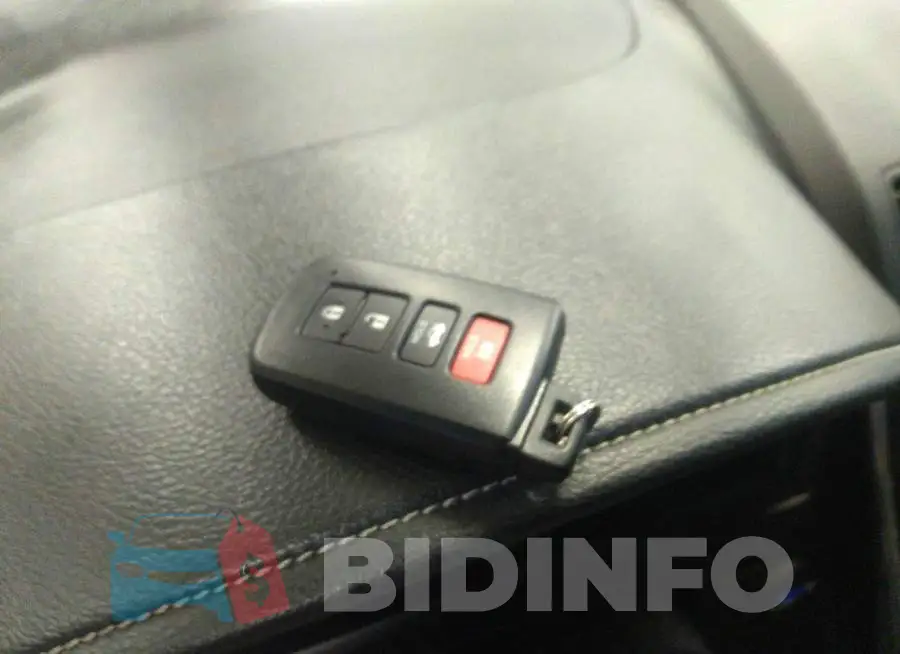 4T1BD1FK5HU226885 Photo# 11