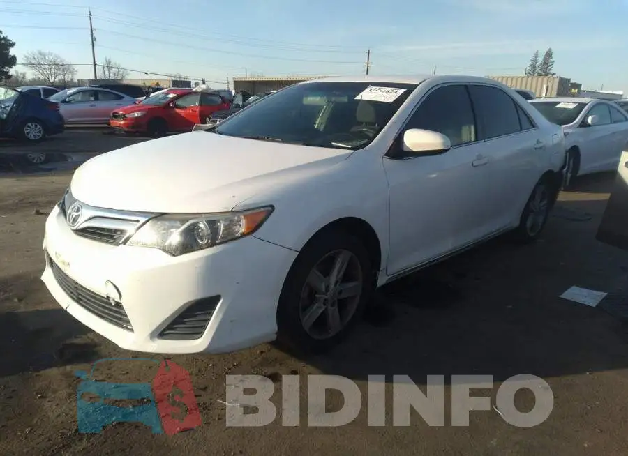 4T4BF1FK8DR308443 Photo# 2