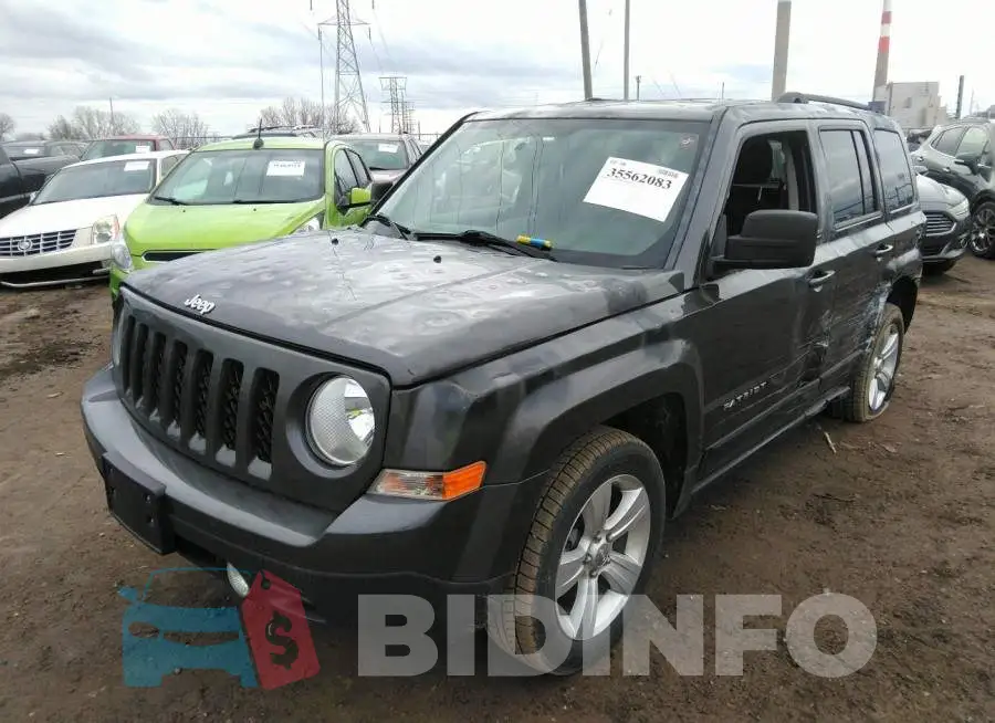 1C4NJPFB0GD562598 Photo# 2