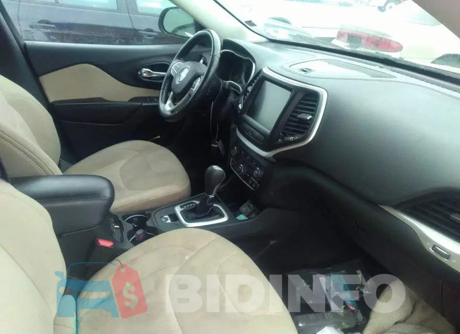 1C4PJLCB7FW617346 Photo# 5